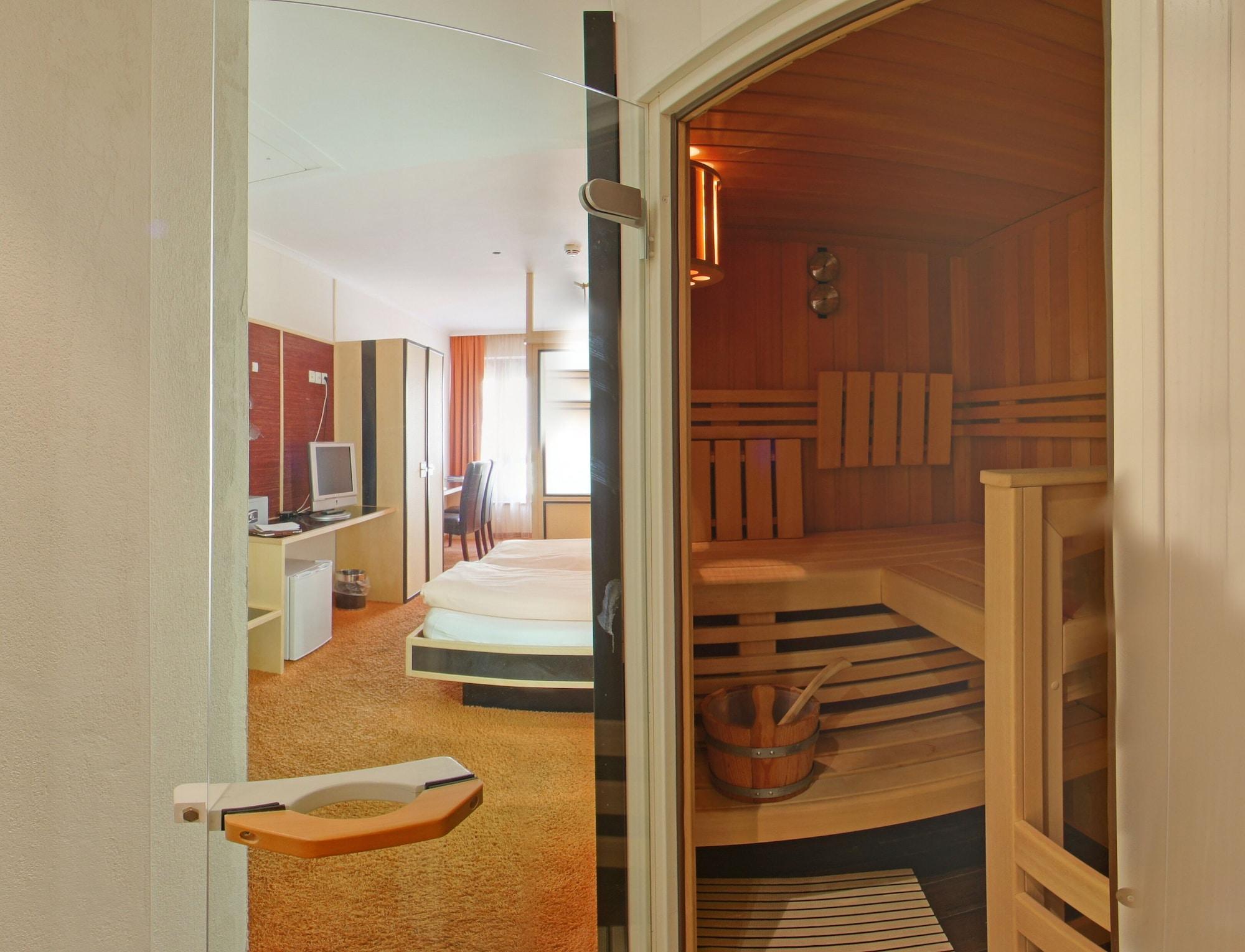 Hotel Plankl Altötting Buitenkant foto