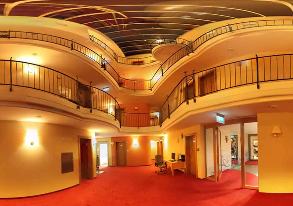 Hotel Plankl Altötting Buitenkant foto