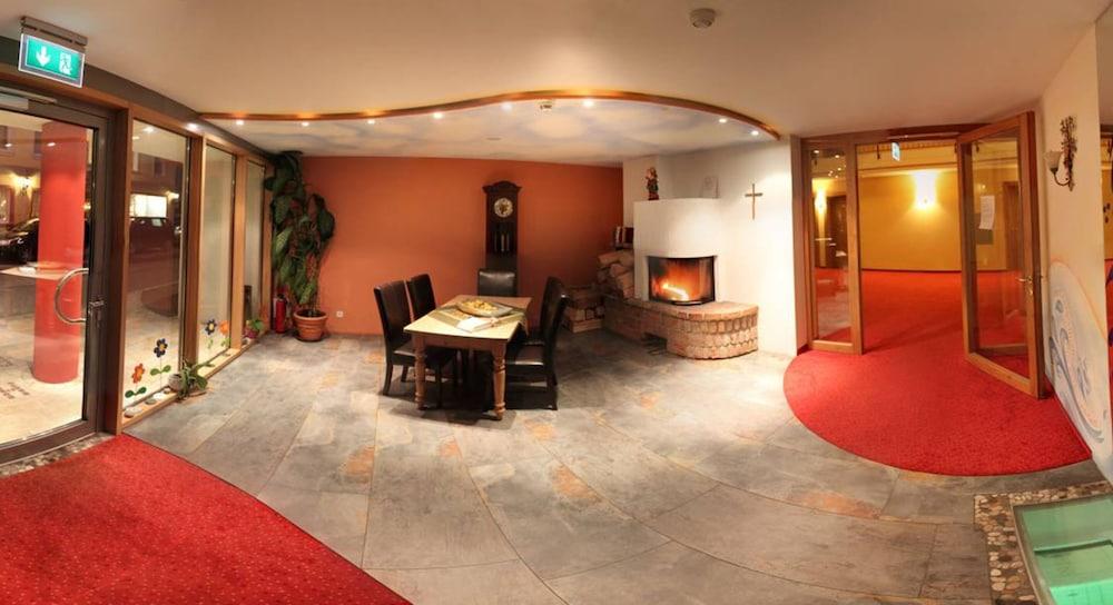 Hotel Plankl Altötting Buitenkant foto